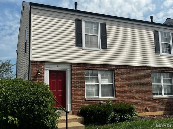 71 Woodlake, Unit A, Lake St Louis, MO 63367