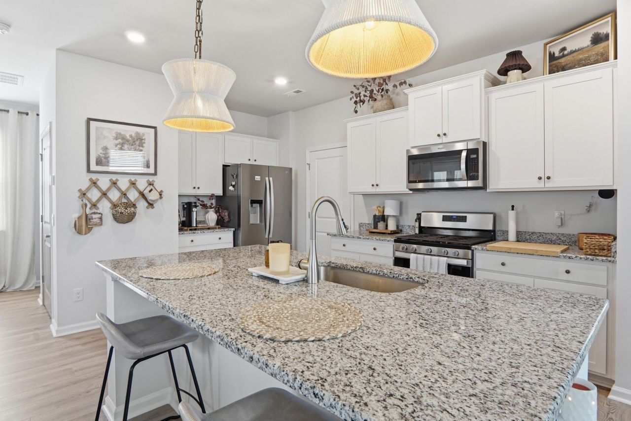 190 E Pinckney Street Photo 14