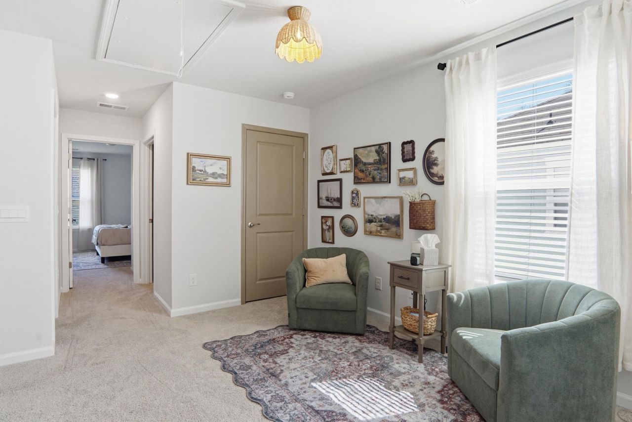 190 E Pinckney Street Photo 21