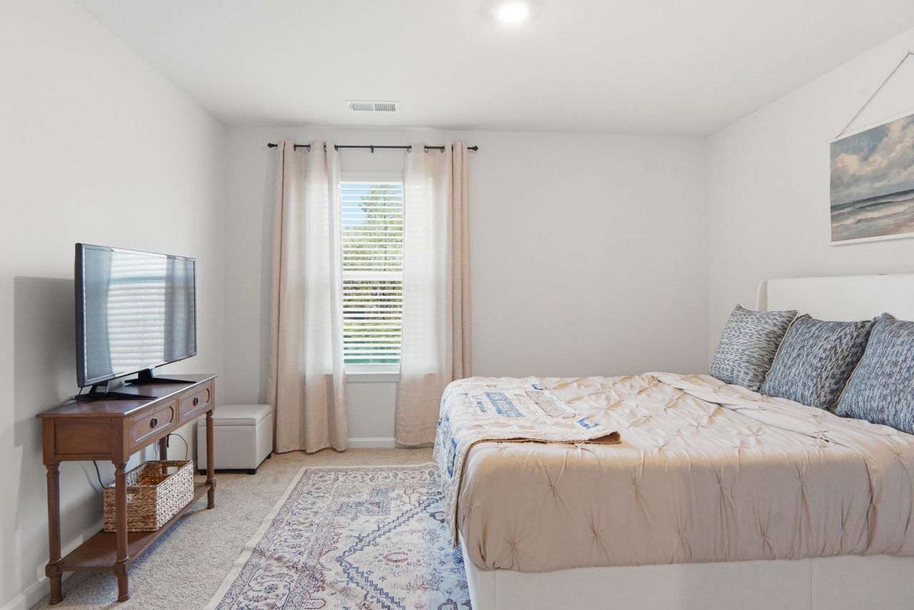 190 E Pinckney Street Photo 26