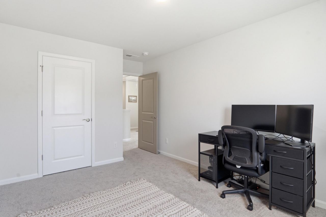 190 E Pinckney Street Photo 30