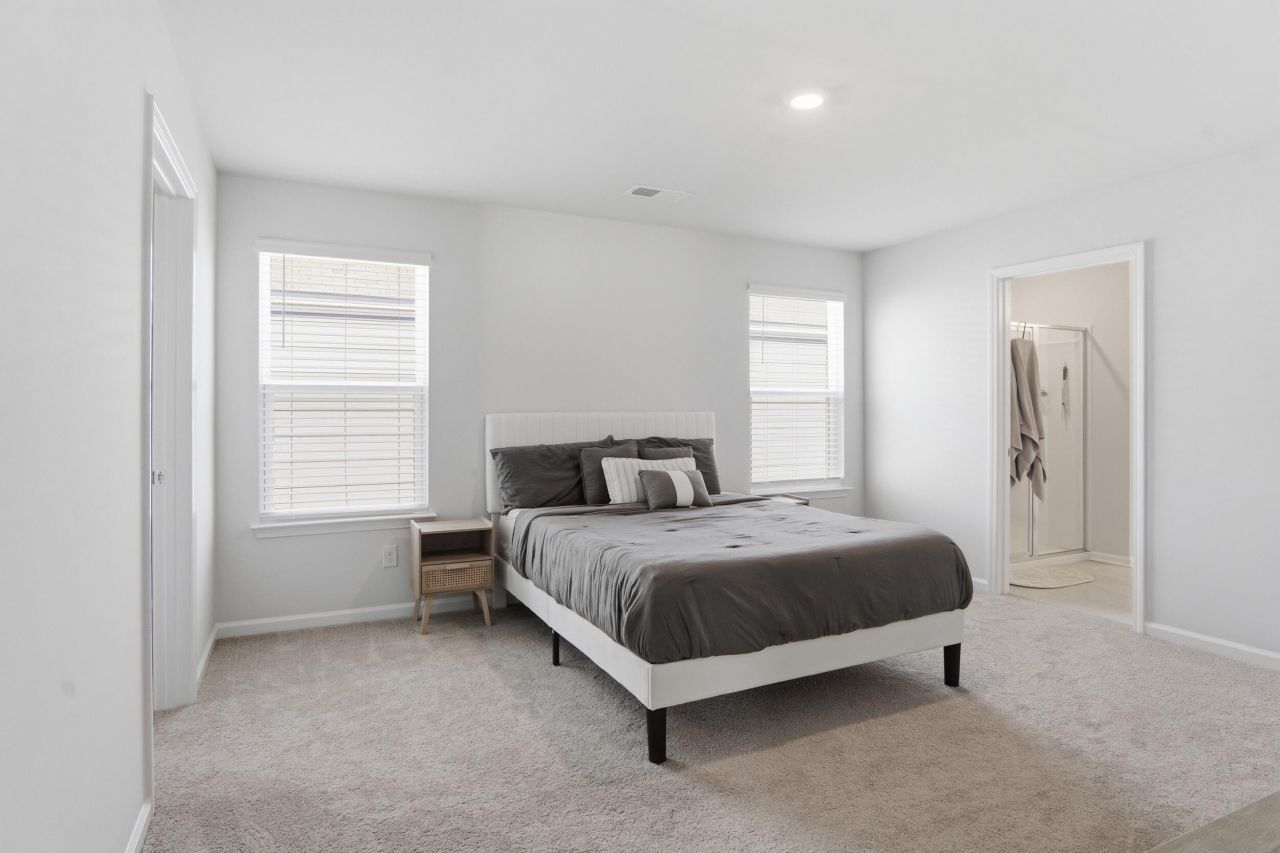 190 E Pinckney Street Photo 31