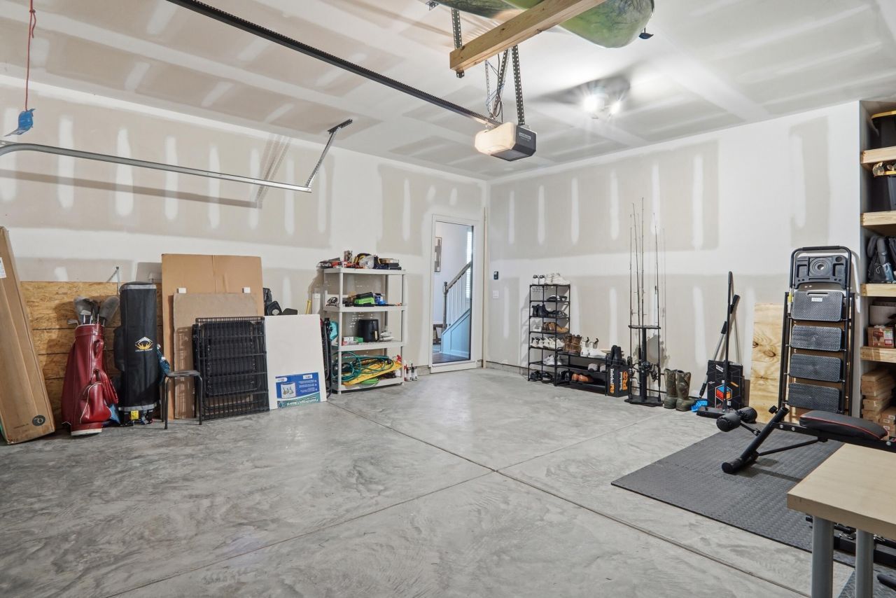 190 E Pinckney Street Photo 41