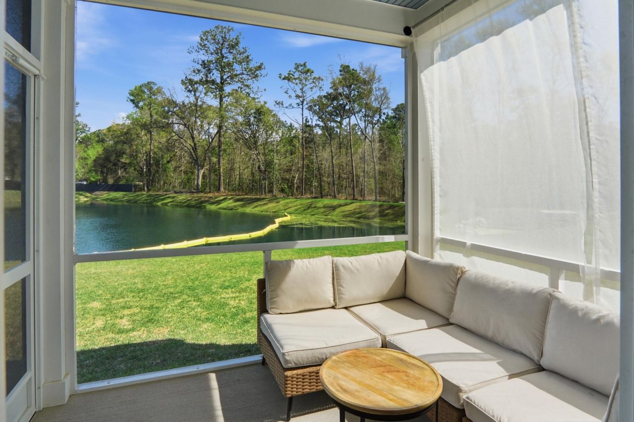 190 E Pinckney Street Photo 44