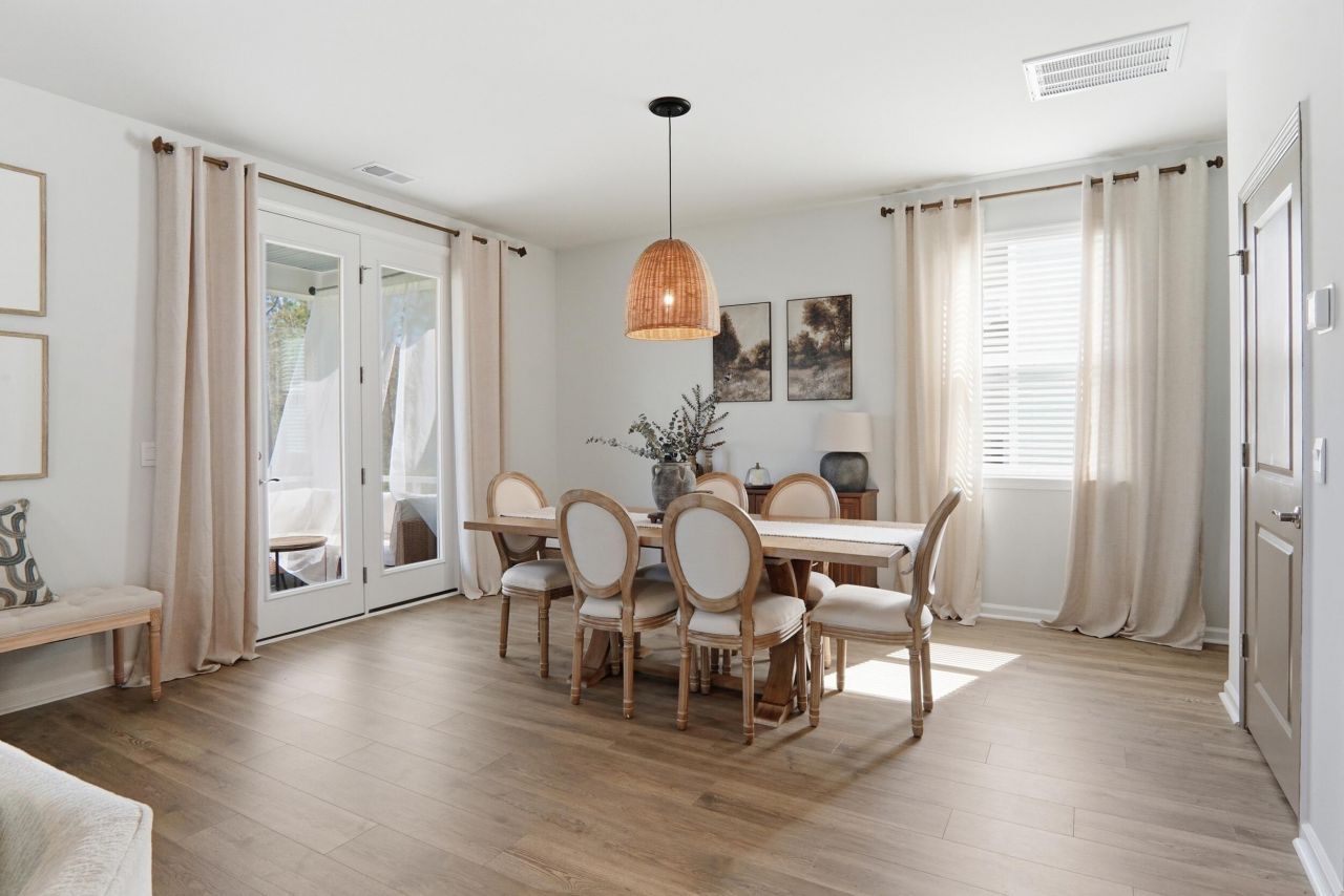 190 E Pinckney Street Photo 9