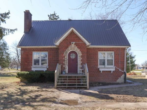 2510 Washington Street, Columbus City, IA 52737