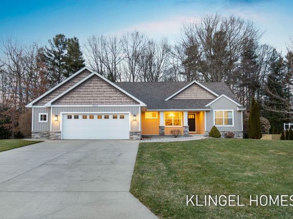 16831 Watersedge Drive, Grand Haven, MI 49417