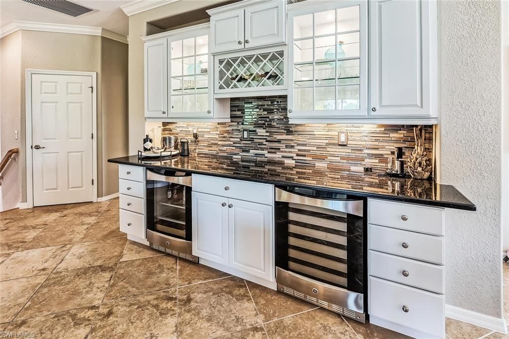 9107 Napoli Ct, Unit 201, Naples, FL 34113 Photo