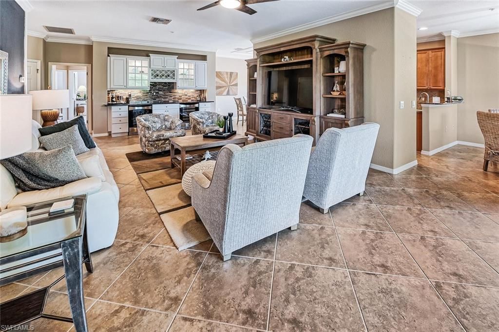 9107 Napoli Ct, Unit 201, Naples, FL 34113 Photo