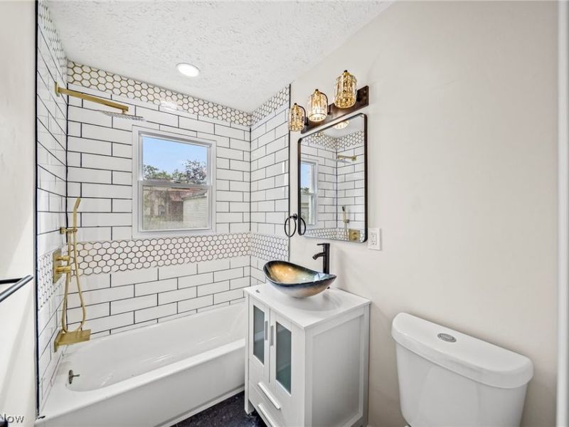 3983 E 176th Street , Cleveland, OH 44128 Photo 14