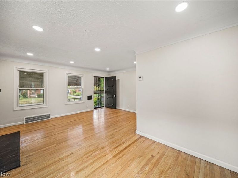 3983 E 176th Street , Cleveland, OH 44128 Photo 6