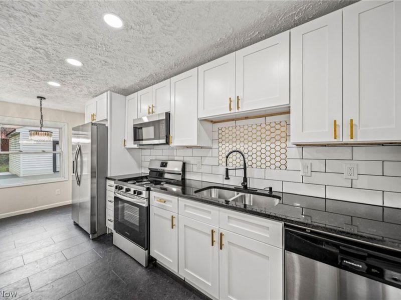 3983 E 176th Street , Cleveland, OH 44128 Photo 7