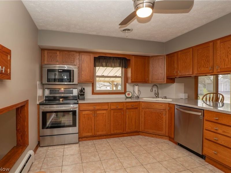 3878 Sprucehaven Street NW, Uniontown, OH 44685 Photo 11