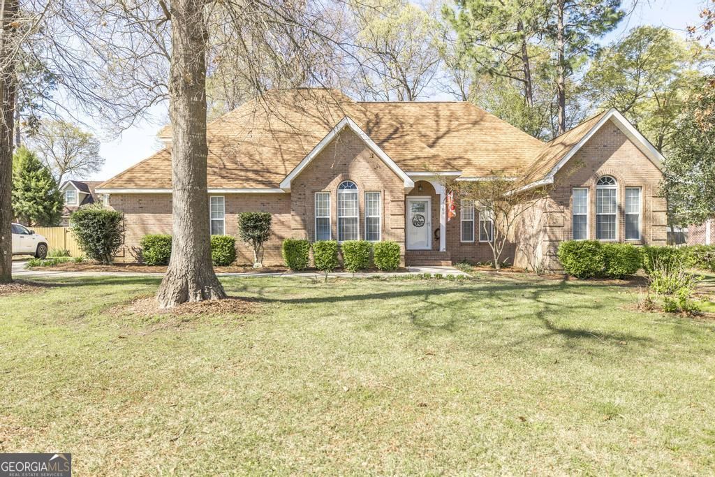 105 Kentucky Downs, Perry, GA 31069 Main Photo