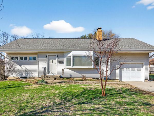 816 W College Avenue, Normal, IL 61761