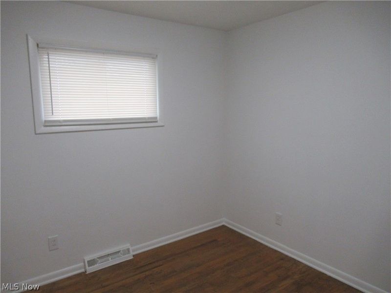 330 Paul Street , Bedford, OH 44146 Photo 13