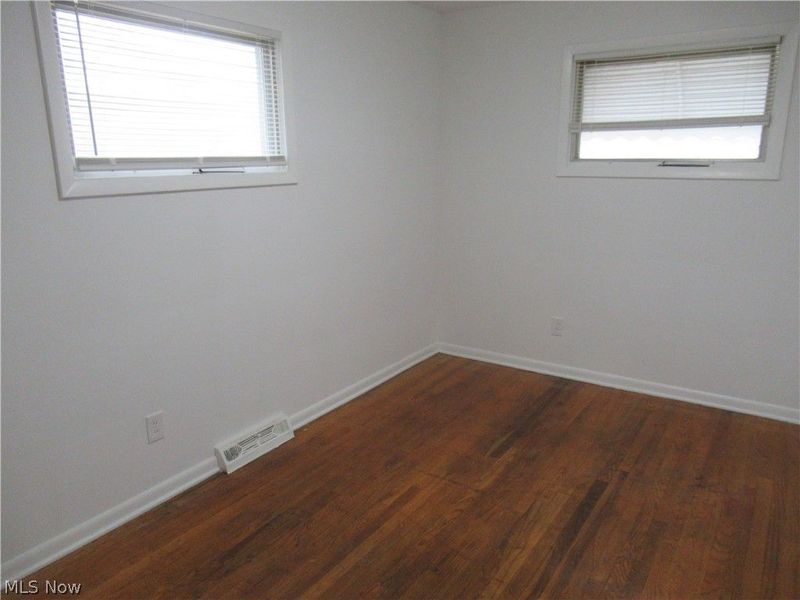 330 Paul Street , Bedford, OH 44146 Photo 16