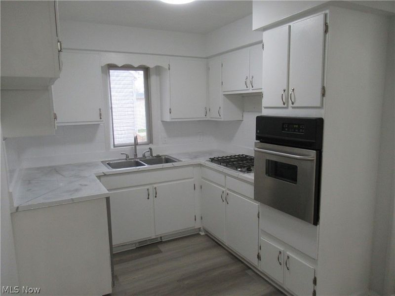 330 Paul Street , Bedford, OH 44146 Photo 9