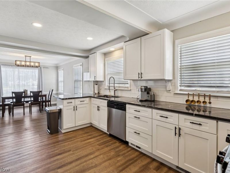 4284 Silsby Road , University Heights, OH 44118 Photo 10