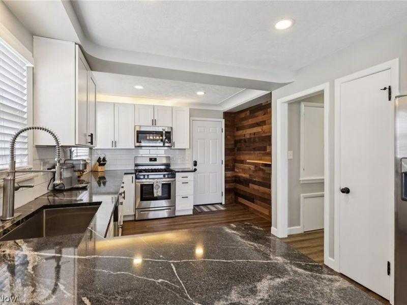 4284 Silsby Road , University Heights, OH 44118 Photo 12