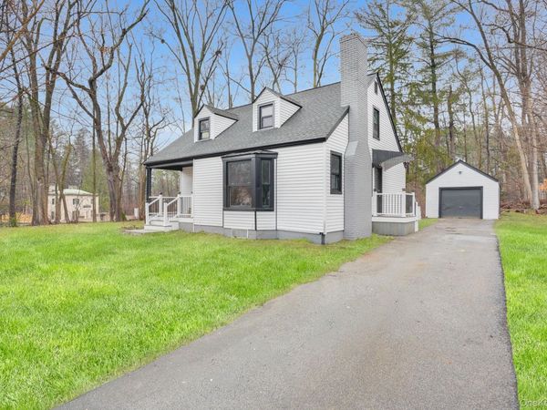 5 Sherwood Place , Hyde Park, NY 12538