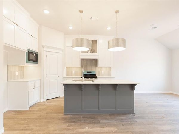 10328 SW 56th Street, Mustang, OK 73064
