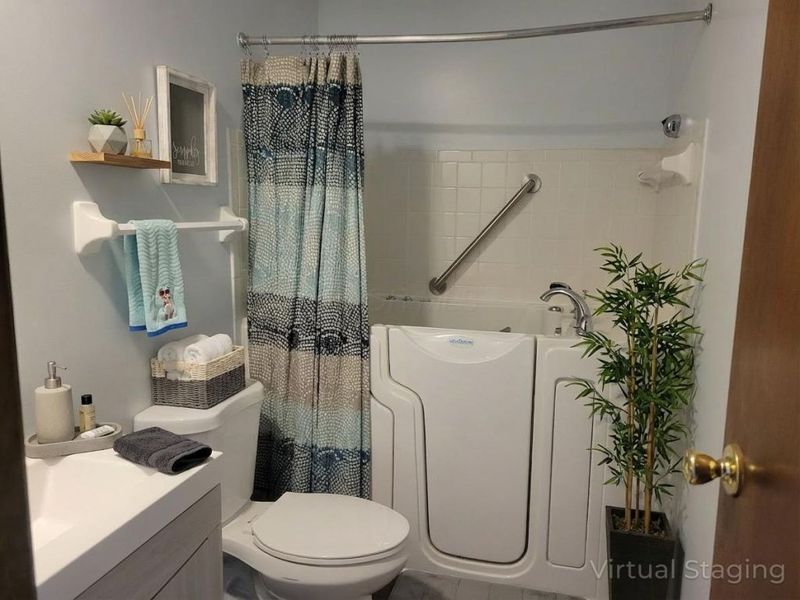 6279 Braiden Court , Unit B, Columbus, OH 43213 Photo 12