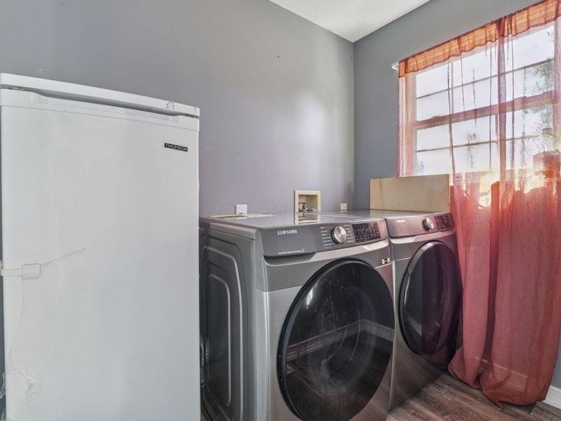 6109 Woodsboro Drive, Columbus, OH 43228 Photo 11