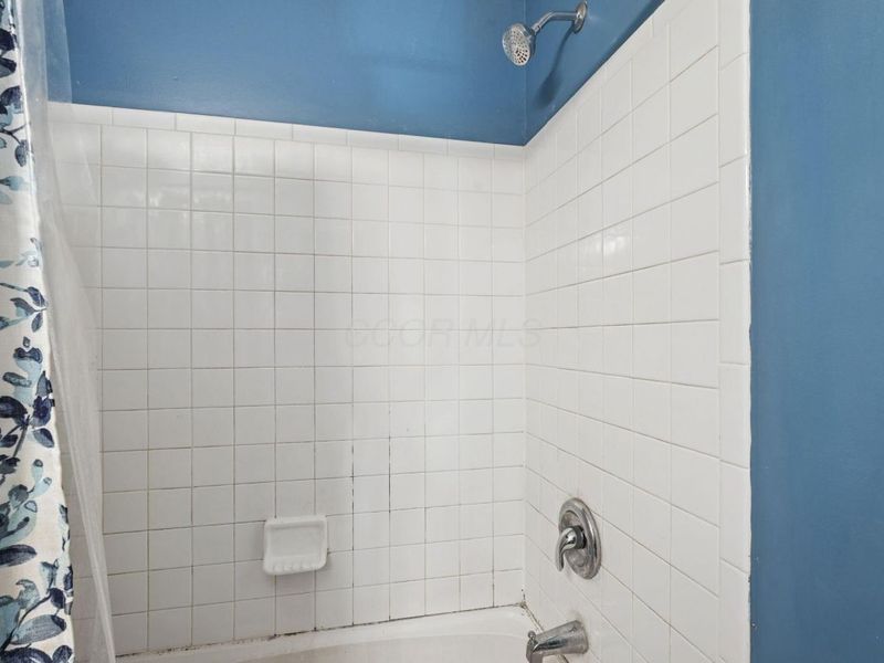 6109 Woodsboro Drive, Columbus, OH 43228 Photo 12