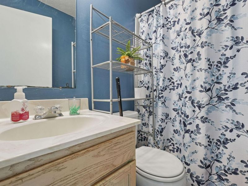 6109 Woodsboro Drive, Columbus, OH 43228 Photo 13