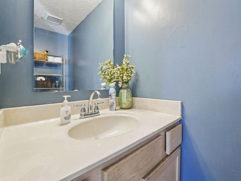 6109 Woodsboro Drive, Columbus, OH 43228 Photo 23