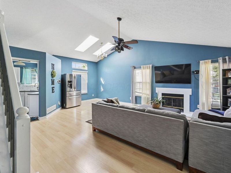 6109 Woodsboro Drive, Columbus, OH 43228 Photo 3