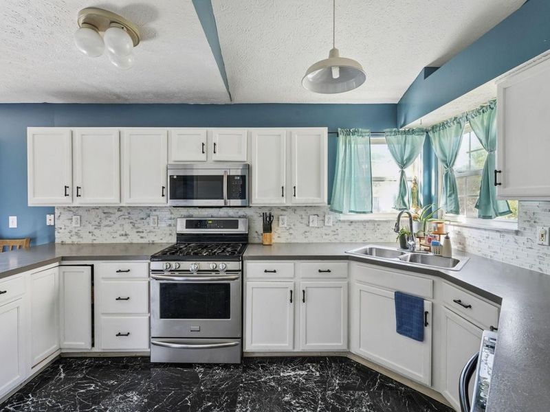 6109 Woodsboro Drive, Columbus, OH 43228 Photo 7