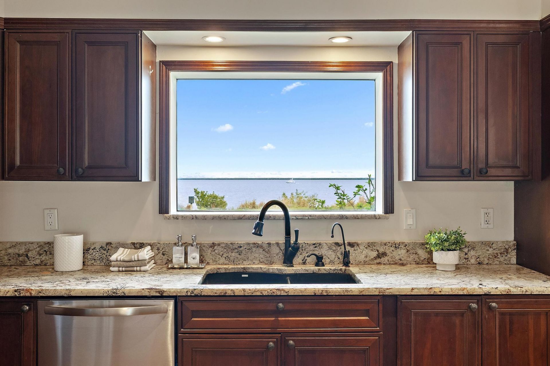 6205 S Indian River Drive, Fort Pierce, FL 34982 Photo