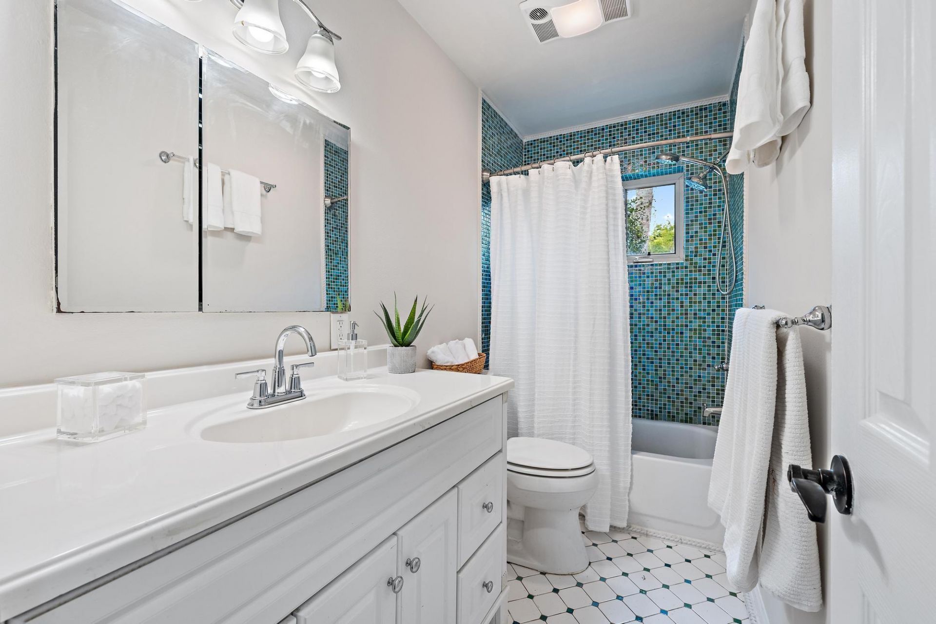 6205 S Indian River Drive, Fort Pierce, FL 34982 Photo