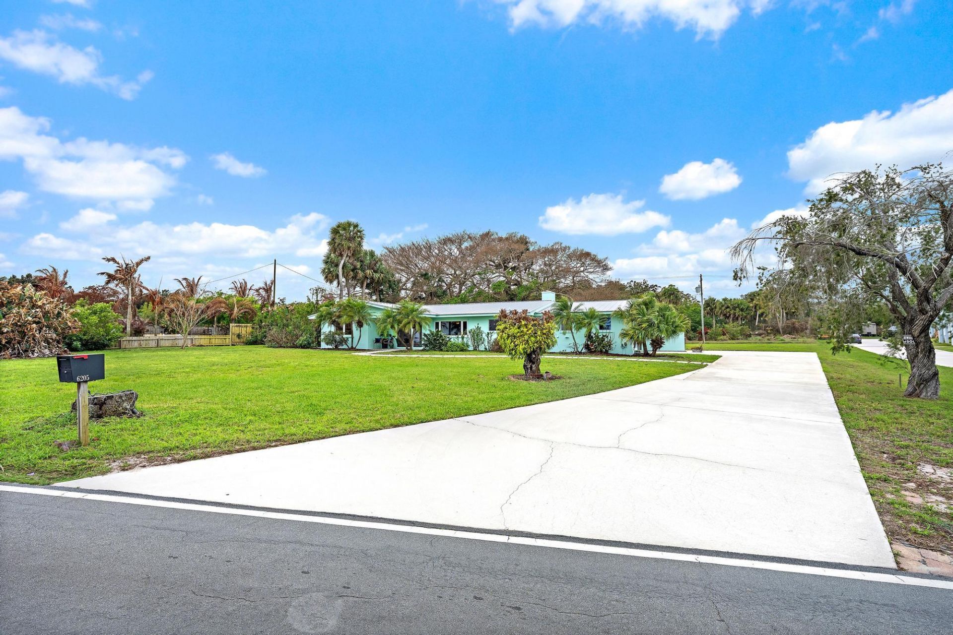 6205 S Indian River Drive, Fort Pierce, FL 34982 Photo