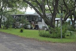 322 Yucca Circle photo 4