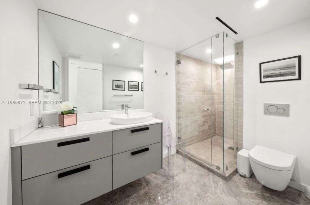 1500 Ocean Dr , Unit UPH-5, Miami Beach, FL 33139 Photo