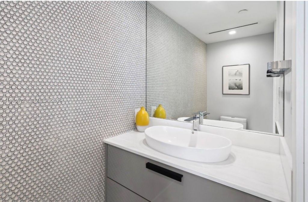 1500 Ocean Dr , Unit UPH-5, Miami Beach, FL 33139 Photo