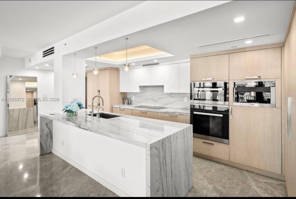 1500 Ocean Dr , Unit UPH-5, Miami Beach, FL 33139 Photo