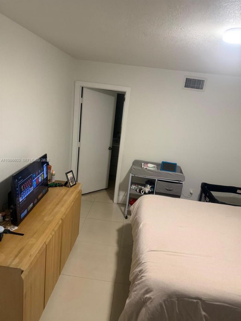 20320 NE 3rd Ct , Unit 3, Miami, FL 33179 Photo