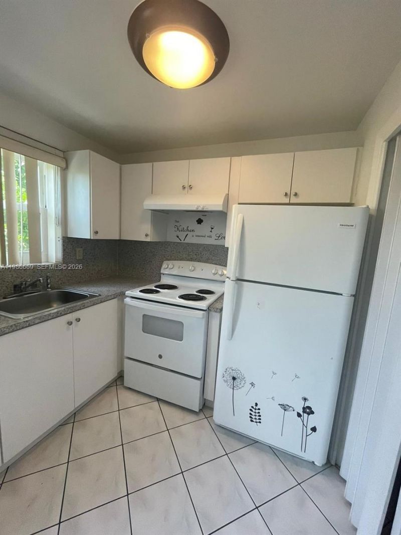 2826 Van Buren St , Hollywood, FL 33020 Photo