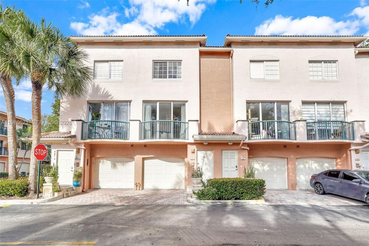 2107 SE 10th Ave, Unit 817, Fort Lauderdale, FL 33316 Photo