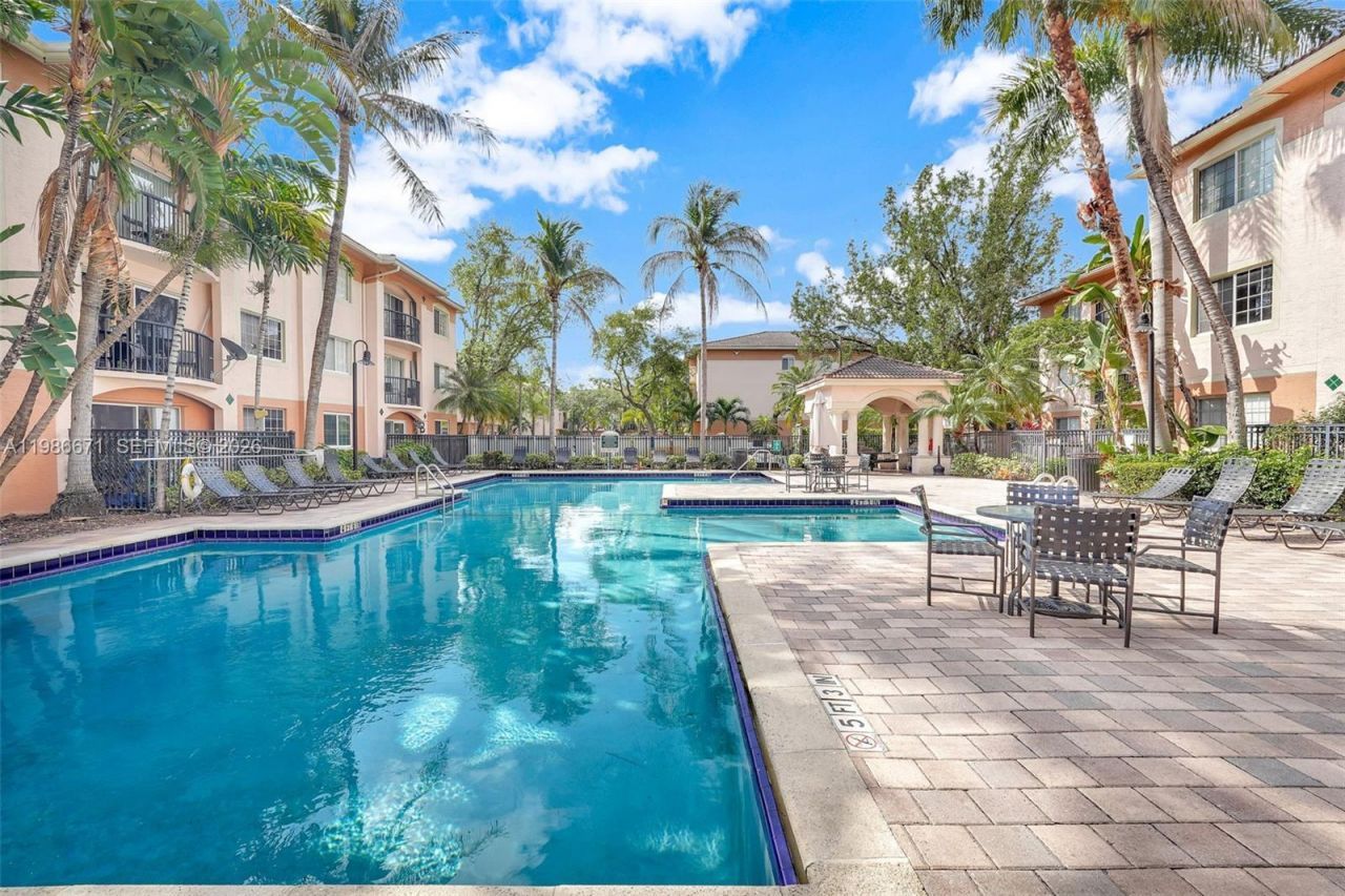 2107 SE 10th Ave, Unit 817, Fort Lauderdale, FL 33316 Photo