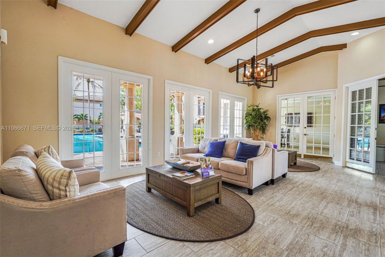 2107 SE 10th Ave , Unit 817, Fort Lauderdale, FL 33316 Photo