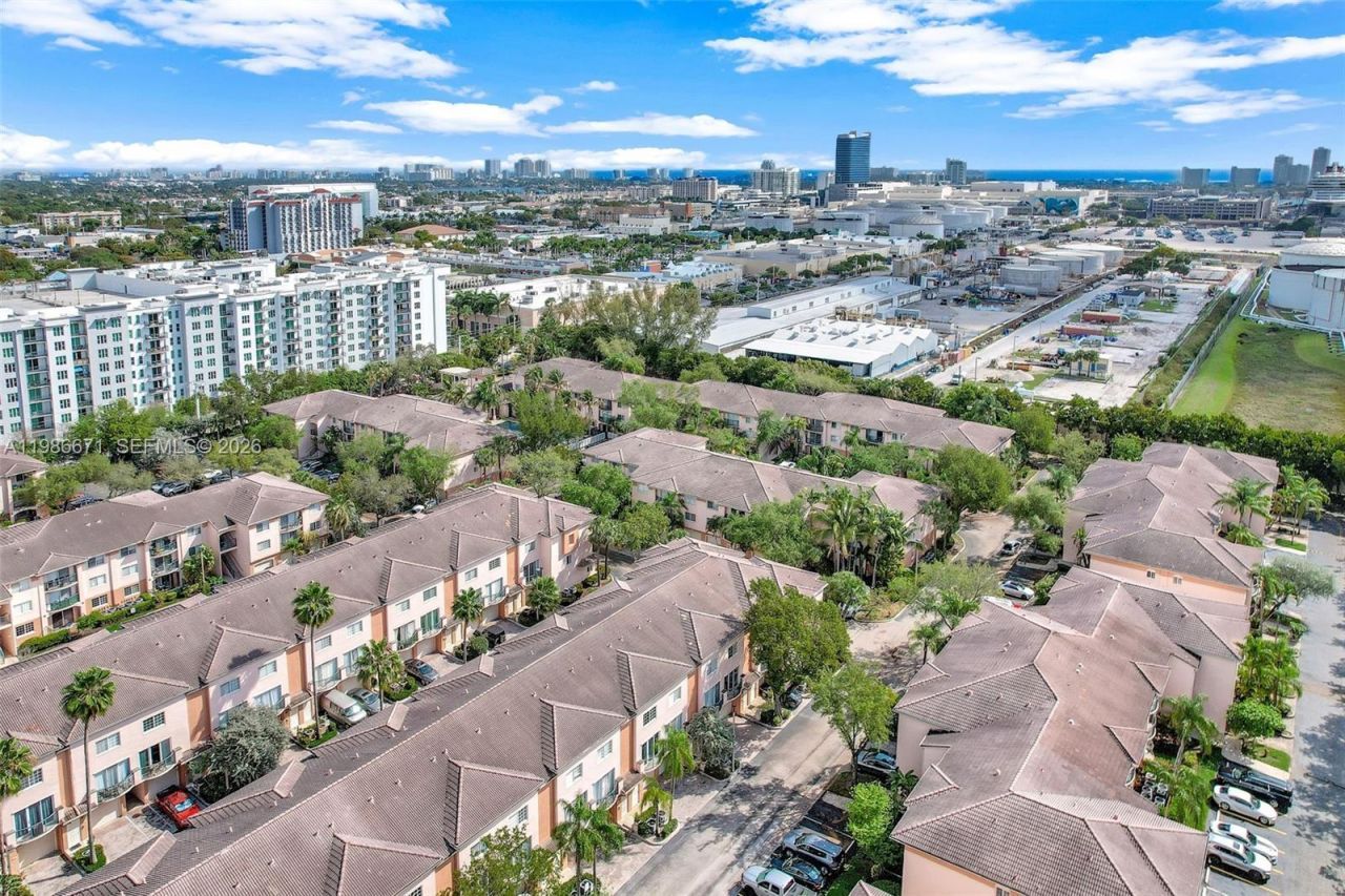 2107 SE 10th Ave, Unit 817, Fort Lauderdale, FL 33316 Photo