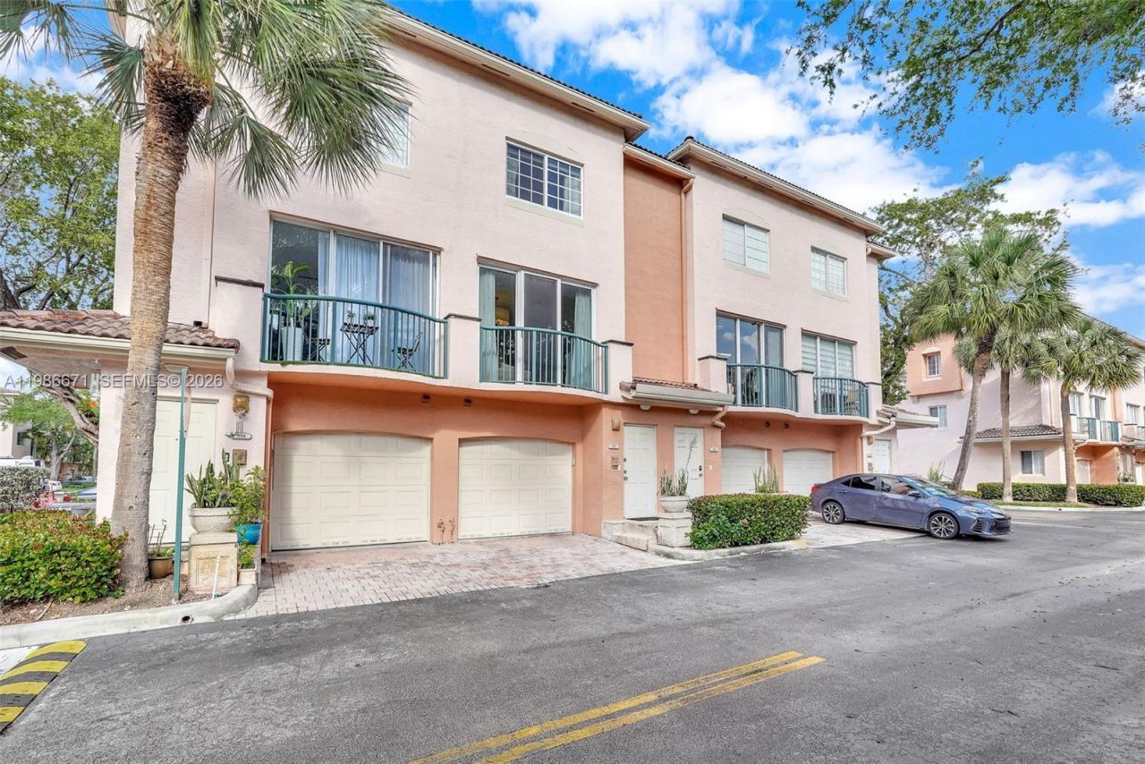 2107 SE 10th Ave, Unit 817, Fort Lauderdale, FL 33316 Photo