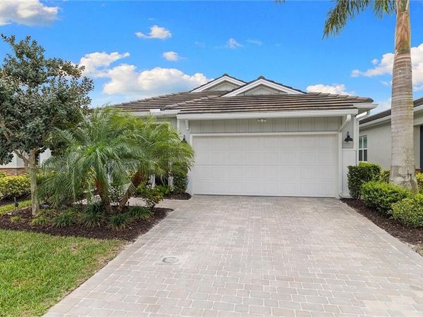 28399 Captiva Shell LOOP, BONITA SPRINGS, FL 34135