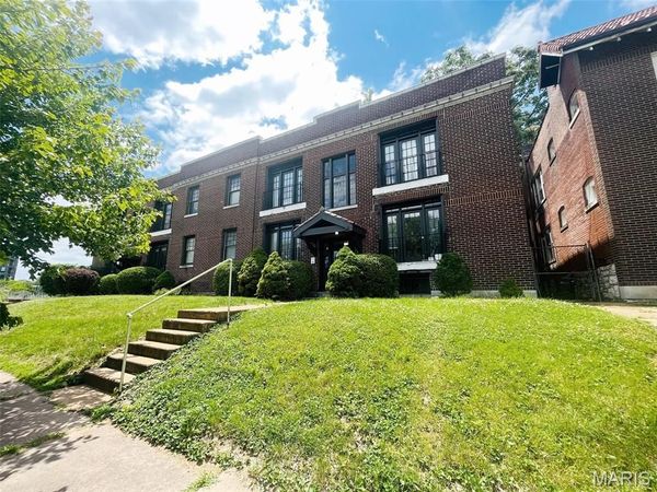 5744 Pershing Avenue , St Louis, MO 63112