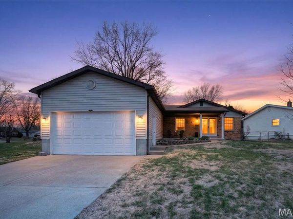 19 Estes Parkway, St Louis, MO 63125